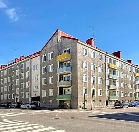 Kaksio Kotkan Keskustassa * Kotka